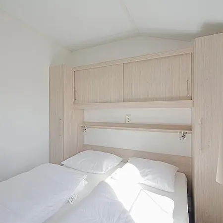 Luttikduin Nr 07 - Aan Zee